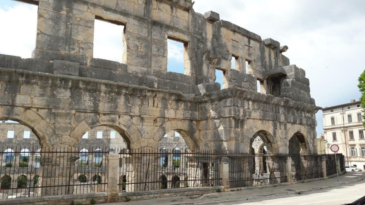 Alda Daire Pula Dış mekan fotoğraf
