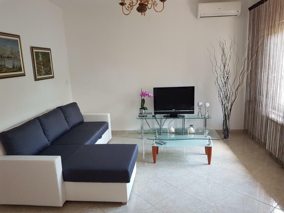 Alda Daire Pula Dış mekan fotoğraf